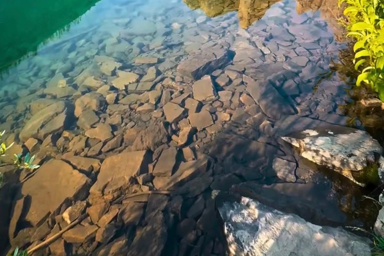 From Canmore/Banff: Lake Louise & Moraine Lake Hiking Trip
