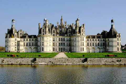 3-Day Castles, Champagne & Chablis Wine tasting Private Tour 3-day Trip 4* Hotels