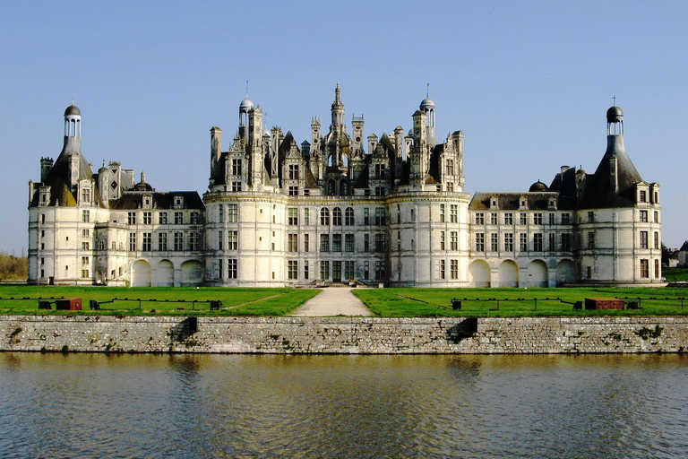 3-Day Castles, Champagne & Chablis Wine tasting Private Tour 3-day Trip 4* Hotels