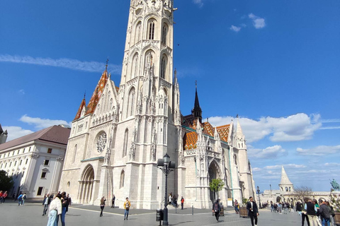 Budapest: Castle District Walking Tour with Local Guide