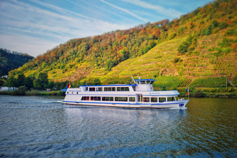 Avondcruise naar het vuurwerk van het Cochemer Winefest.Avond-Cruise naar het vuurwerk van het Cochemer Winefest.