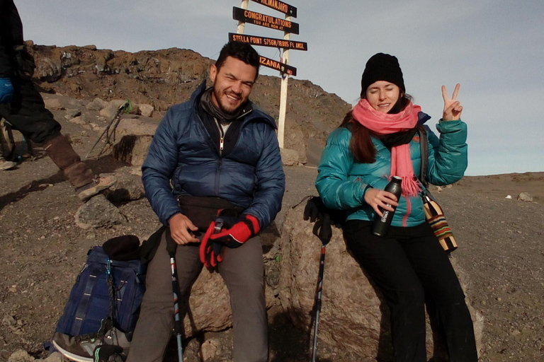 6 dagars fullmåneklättring på Kilimanjaro via Rongai-rutten