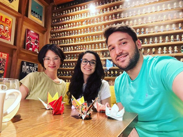 Visit Tokyo Origami Workshop with a Local including one drink in Tokyo
