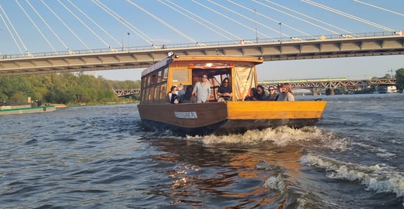Warschau: Abendliche Weichsel-Kreuzfahrt mit Begrüßungsgetränk