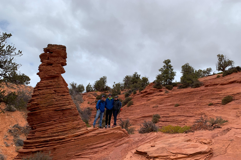 Kanab: Peek-a-Boo Slot Canyon Tour with 4x4 Ride