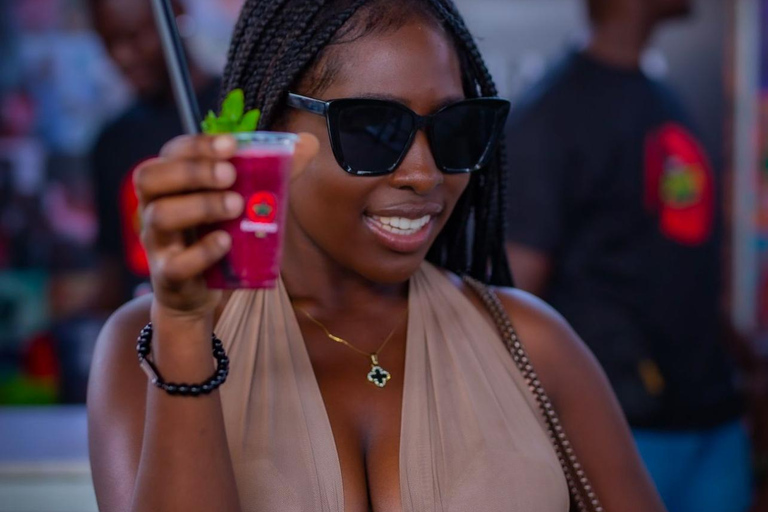 Vive la vida nocturna de Accra Música Bebidas Fiesta de baile y ambiente