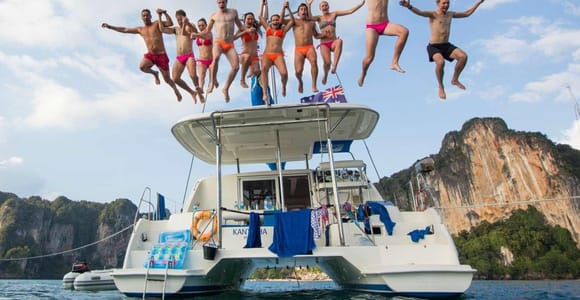 From Lisbon: Private Boat Party in Sesimbra
