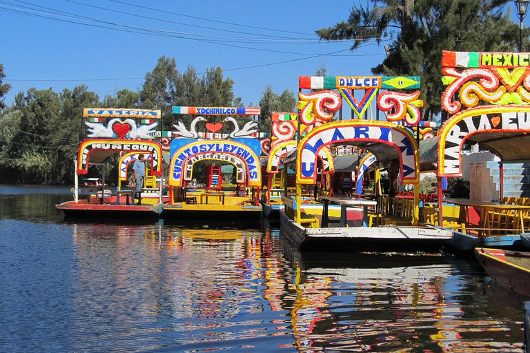 Tour privato di Xochimilco e Coyoacan + TrasportoTour in solitaria (tour privato di una persona)