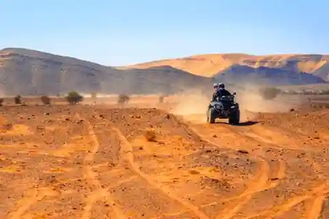 Marrakech: Cena y Quad Desierto Agafay Estrellas y espectáculo