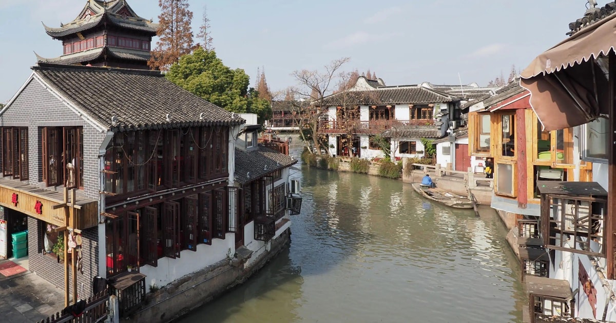 Eintägige Zhujiajiao Wasserstadt Tour von Shanghai 's Hotel GetYourGuide
