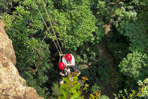 Yogyakarta: Jomblang y Cueva de Pindu con tour guiado por expertosTransporte Compartido Con Punto de Encuentro Exluido Ticket de entrada