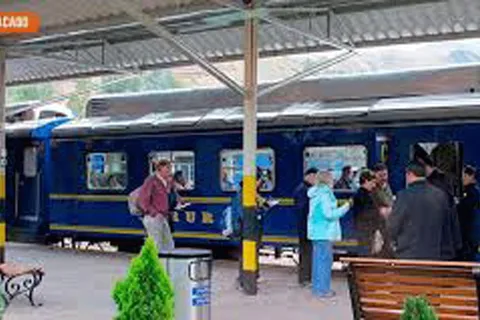 CUSCO: TRANSFER TO POROY STATION