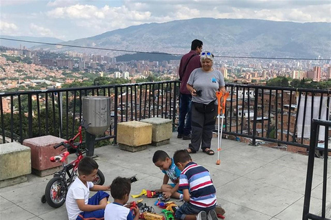 Medellin : visite des graffitis de Comuna 13 avec trajet en téléphérique
