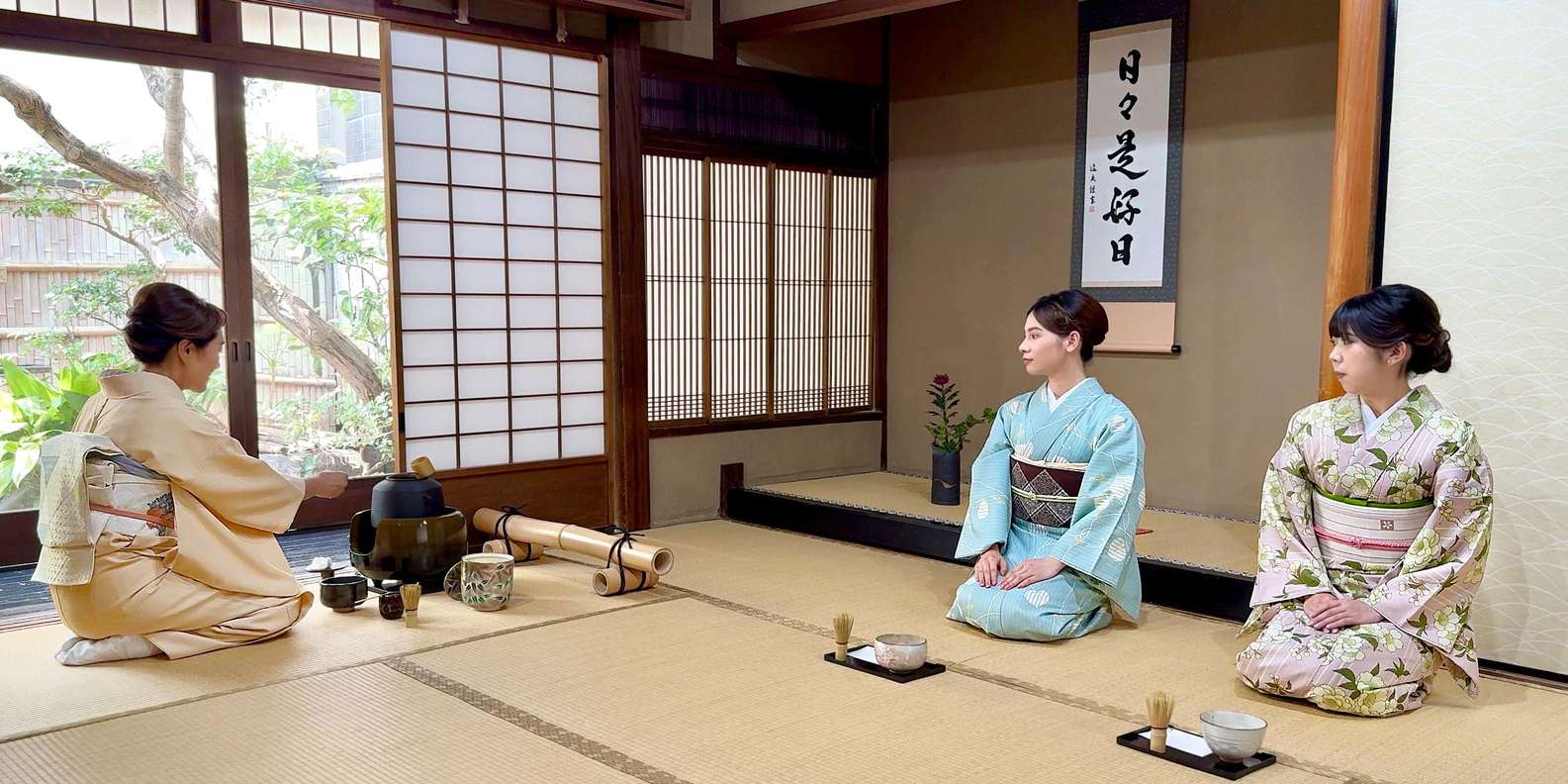 Kyoto: Tea Ceremony in 100-year-old Kyo-Machiya Townhouse
