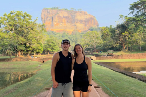 Private Transfer From Sigiriya to Kandy & Colombo Drop