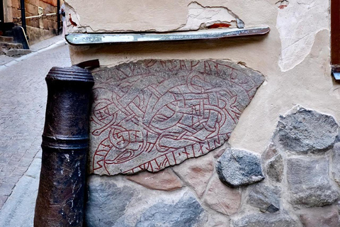 Stockholm: Walking tour from Medieval Town to Modern Capital German gamla stan