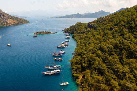 Marmaris to Fethiye: 4-Night Premium Gulet Cruise with A/C