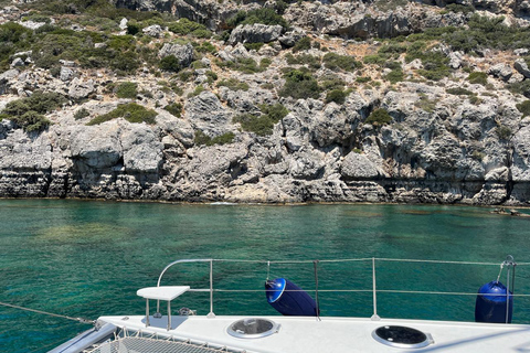 Rodas: Crucero de un día en catamarán con comida y bebidaRodas: Crucero de día completo en catamarán con comida y bebida