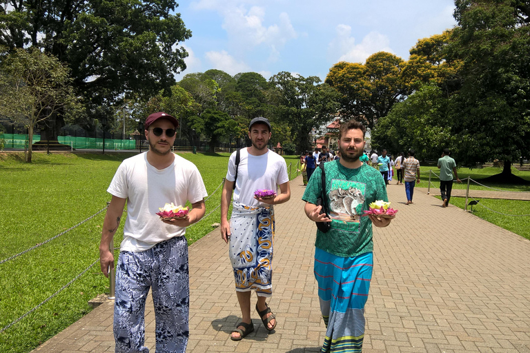 De Kandy a Kitulgala: Emocionante excursión de un día en balsa con Indika