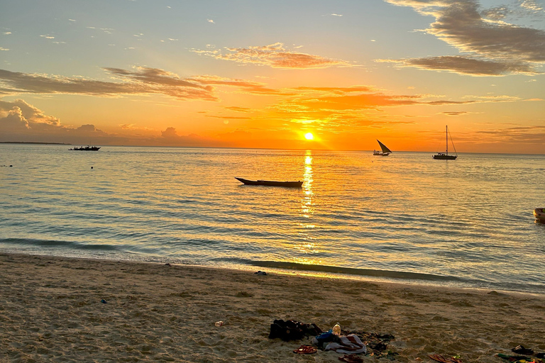 Zanzibar : Sunset Dhow Cruise in Nungwi & Kendwa