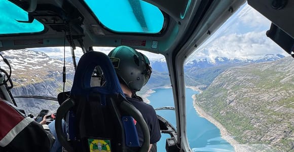 Trolltunga: Hubschrauberflug & Wasserfall-Sightseeing ab Bergen