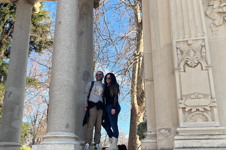Madrid: Retiro Park Deluxe with Hidden Stories Small Group El Retiro Tour + Rum Tasting