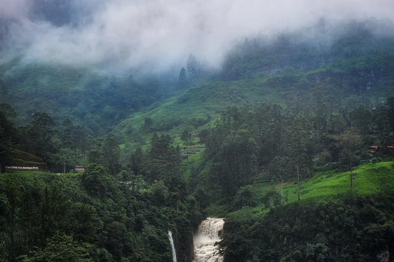康提：兰博达瀑布和普纳瀑布，以及安布鲁瓦瓦天空塔日落康提：兰博达瀑布和普纳瀑布，以及安布卢瓦瓦天空塔日落之旅