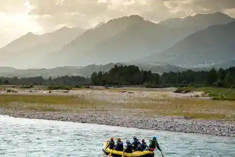 BELLUNO DOLOMITES: RAFTING no PIAVE entre os DOLOMITES e os PROSECCO HILLS
