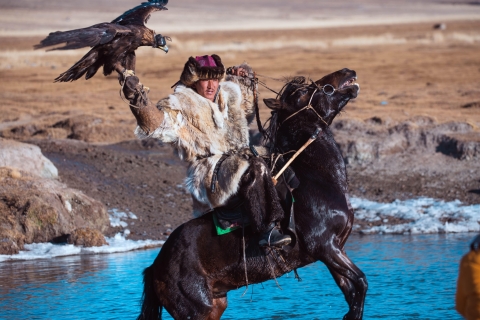 Mongolia: Festiwal Złotego Orła Tour 2024 (8 dni)