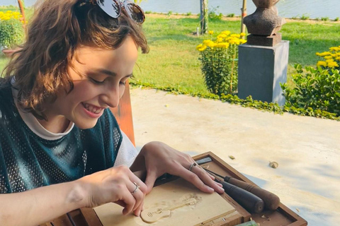 Hoi An: Clase de 3 horas de talla en madera con un artista local