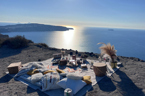 PicNic al tramonto poco affollato di Santorini