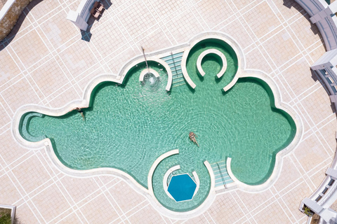 Athènes : excursion d&#039;une journée en bateau avec baignade et piscine thermaleAthènes : excursion d&#039;une journée en bateau vers les îles avec baignade