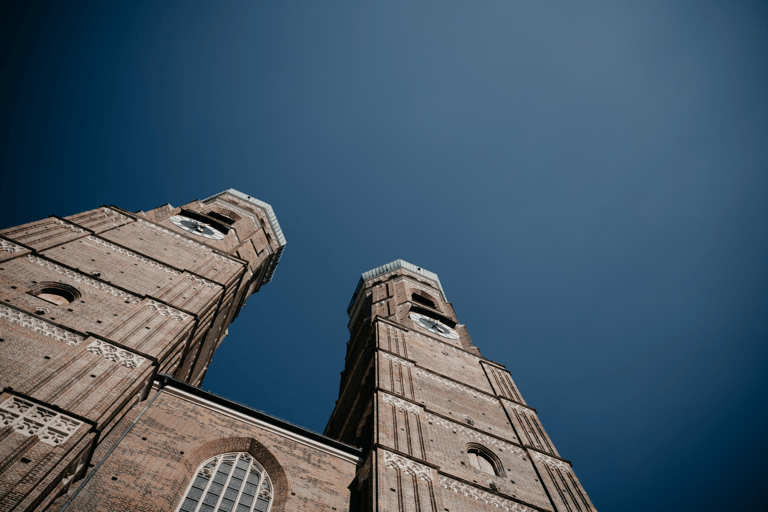 Munich in 500 Years: An Architectural Time Machine in English