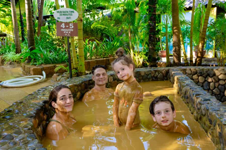 Nha Trang: Schlammbad-Erlebnis mit 100-Egg-Themenpark. Foto: GetYourGuide Nha Trang: Schlammbad-Erlebnis mit 100-Egg-Themenpark. Foto: GetYourGuide