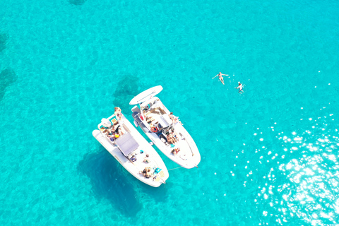 Cagliari: Båttur, 4 stopp, simning, snorkling och 1 spritzCagliari: båttur, 4 stopp, simning, snorkling och 1 spritz