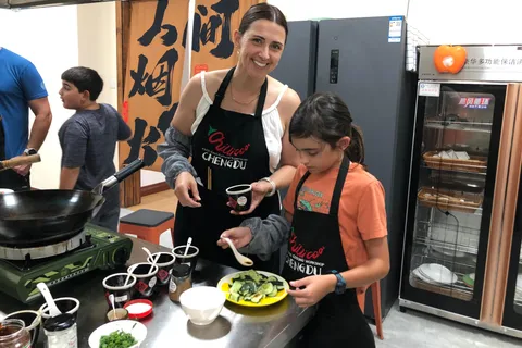 Chengdu: Clase de Cocina con Mercado Fresco Experiencia de Medio Día