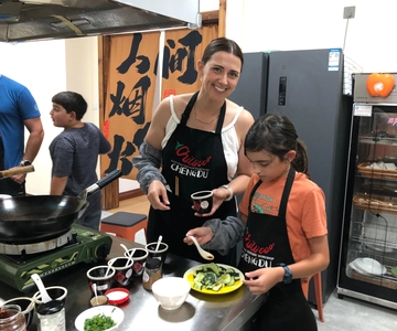 Chengdu : Cours de cuisine et marché frais - demi-journée