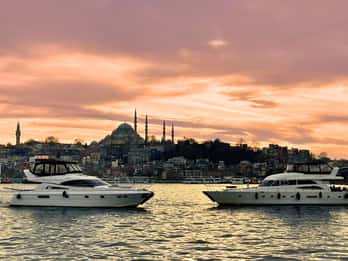 Istanbul: Small-Group Luxury Yacht Sunset Cruise w/ Snacks