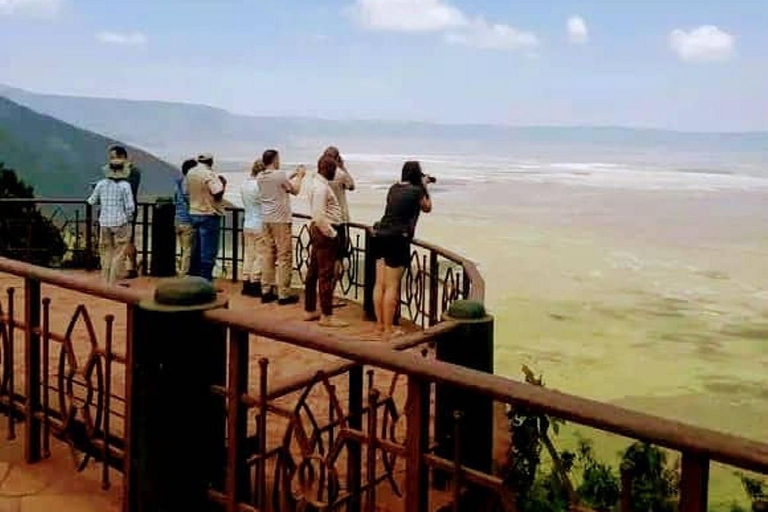 Arusha ; visite de groupe (site du patrimoine mondial) Cratère du Ngorongoro