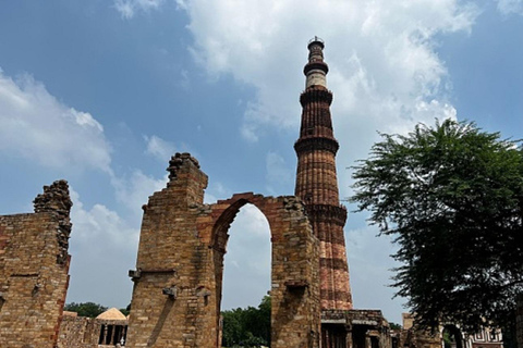 Classic Golden Triangle Tour: Delhi, Agra & Jaipur in 3 Days Private Tour with 5-Star Hotel, Guide & AC Car