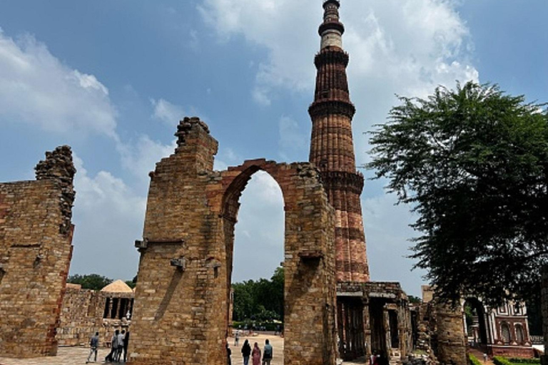 Classic Golden Triangle Tour: Delhi, Agra & Jaipur in 3 Days Private Tour with 5-Star Hotel, Guide & AC Car