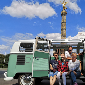 Berlin: Private Sightseeingtour im kultigen Oldtimer-VW-Bus