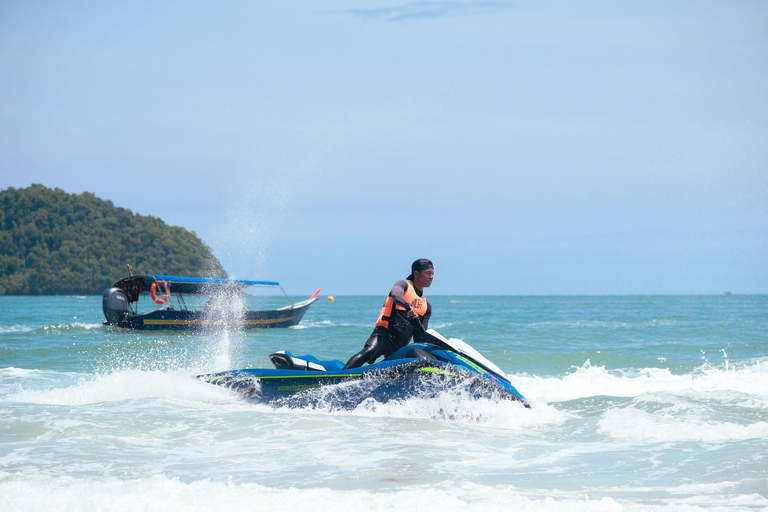 Visite privative de 4 heures en jet ski suralimenté à Langkawi + DroneVisite privative de Langkawi en jetski surpuissant de 4 heures + drone