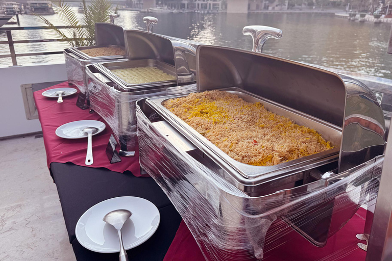 Abu Dhabi: Yas Marina Bay Megayacht Dinner Cruise & Buffet Yas Marina Megayacht Dinner Cruise with Buffet + soft drinks