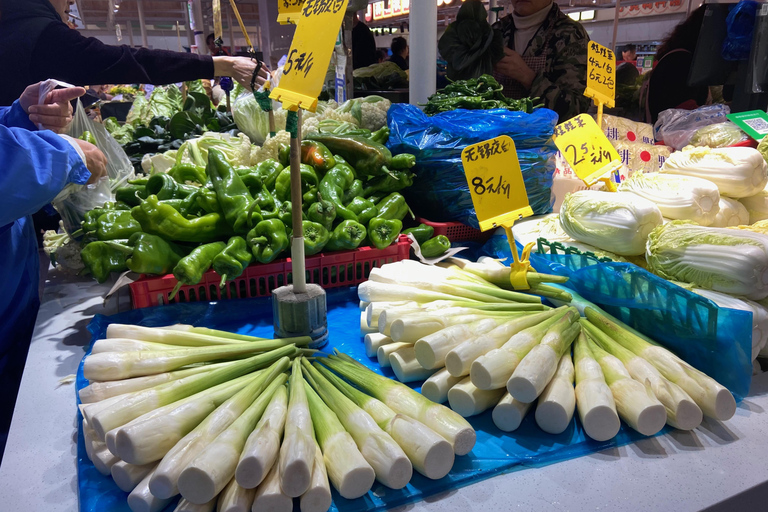 Mystery Menus Shanghai: 3-Hour Breakfast and Market Tour