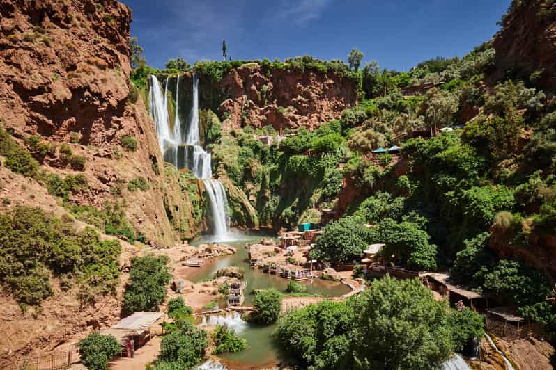 Au départ de Marrakech : visite guidée des cascades d'Ouzoud et tour en bateau - cascade