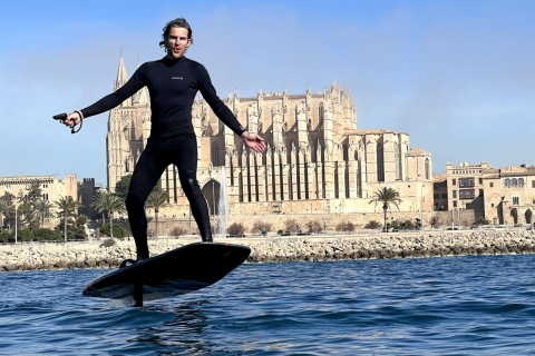 Majorka: Prywatna lekcja surfingu z elektrycznym wodolotem
