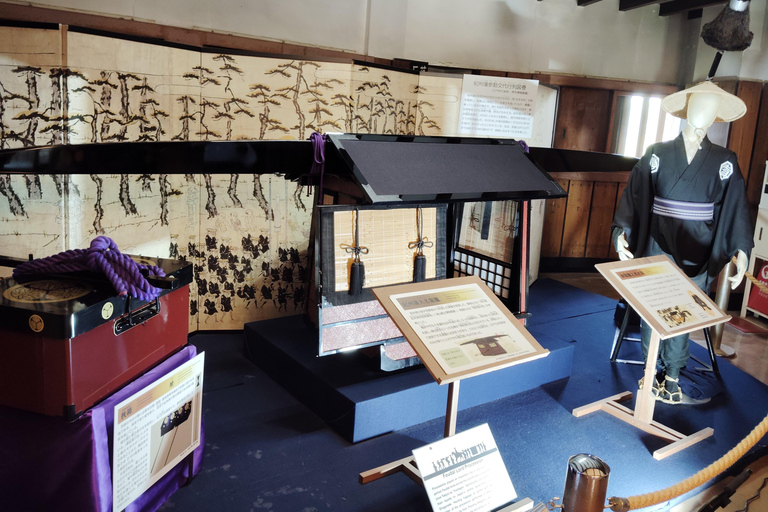 Wakayama: Tokugawa Castle That Guarded the Southern Coast From JR Wakayama Station