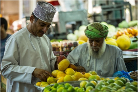 Esperienza del Seeb Souq e delle case omanite con pranzoEsperienza del Seeb Souq e della casa omanita con pranzo (2 Pax)