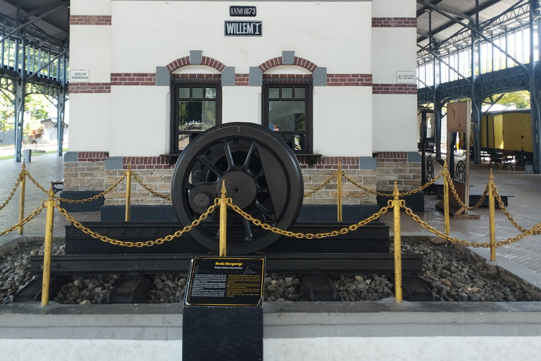 Depuis Yogyakarta : Musée des chemins de fer indonésiens et promenade en train